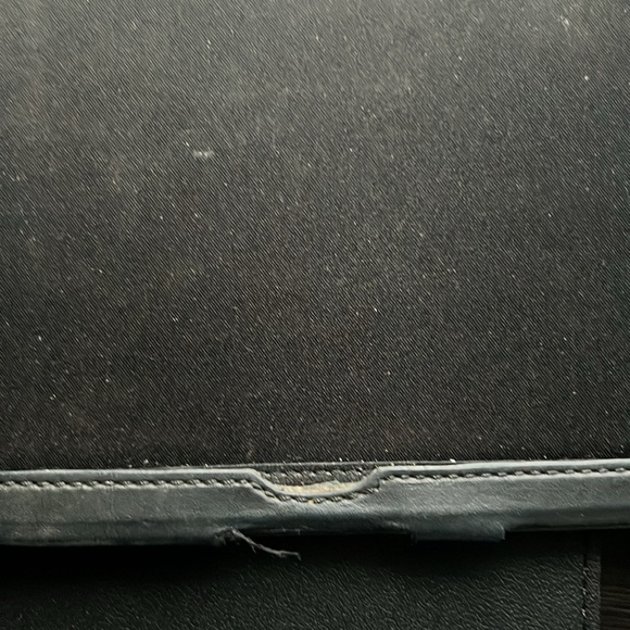 ๐iPad 2๐ Coach signature leather iPad case - Picture 11 of 11